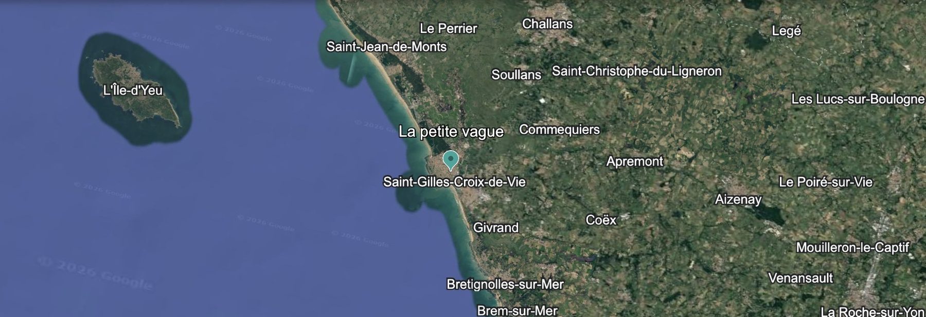 La côte vendéenne, de Saint-Jean-de-Monts aux Sables, avec l’île d’Yeu au large